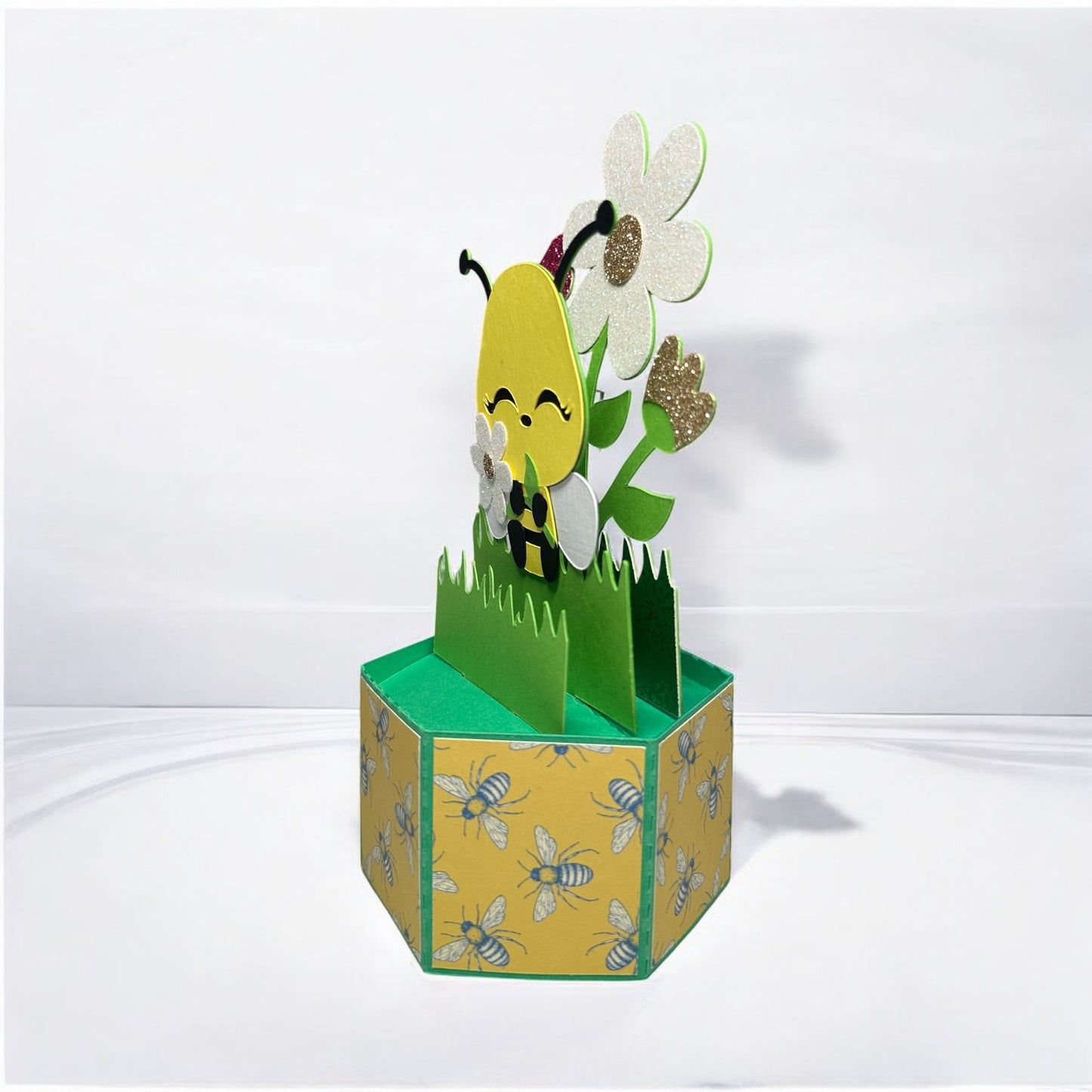 Buzzy bee pop-up card